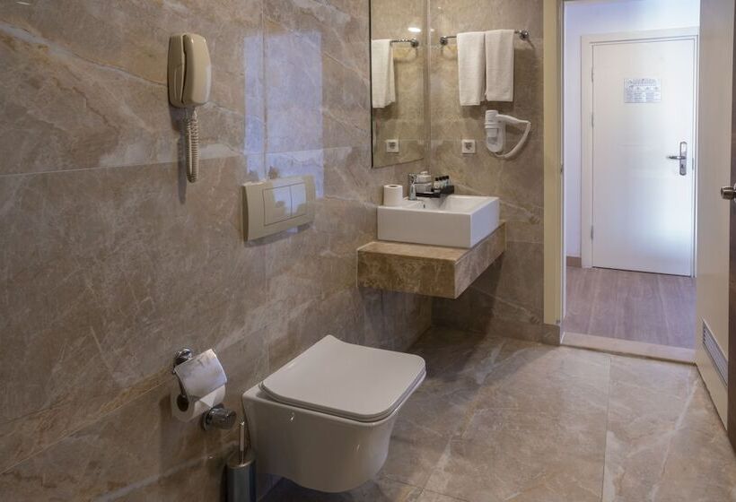 اتاق استاندارد با چشم‌انداز دریا, Fore Resort & Spa
