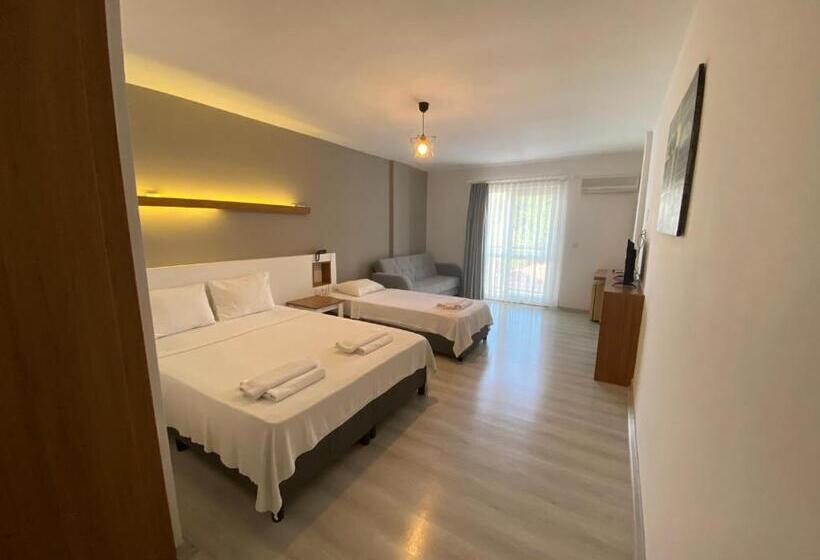 Standard Triple Room with Terrace, Grand Emir Hotel & Spa