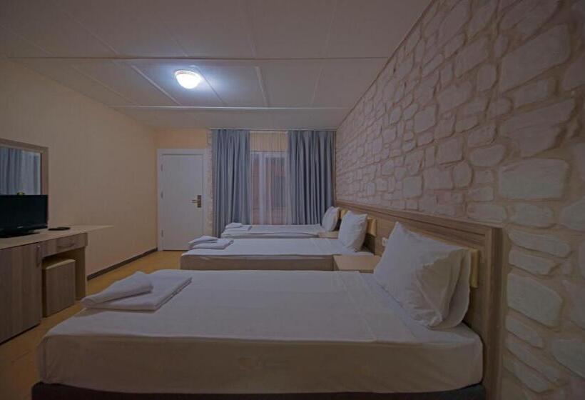 Standard Triple Room with Terrace, Grand Emir Hotel & Spa