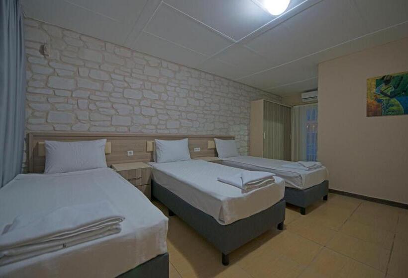 Standard Triple Room with Terrace, Grand Emir Hotel & Spa