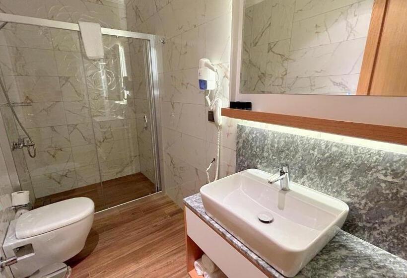 3 Bett Superior Zimmer, Istankoy