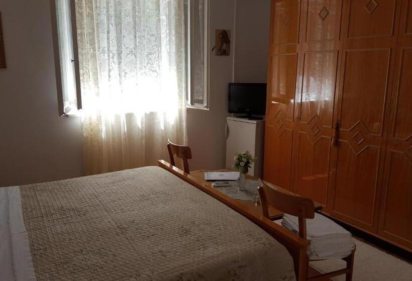 اتاق استاندارد, Marin Apartments
