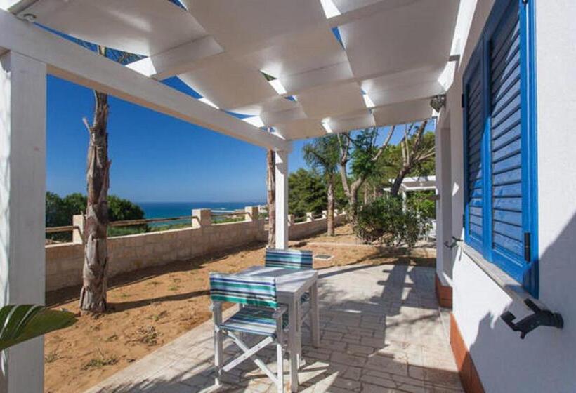 اتاق استاندارد با چشم‌انداز دریا, Petruso Resort