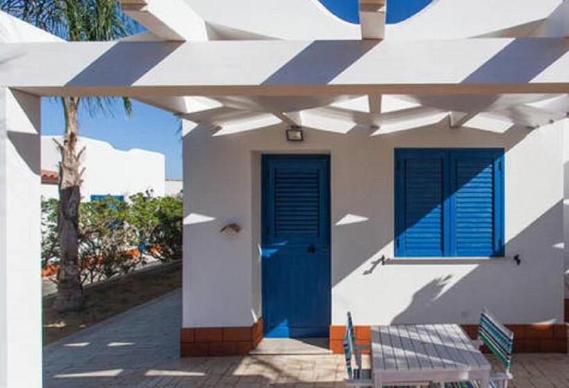 اتاق استاندارد با چشم‌انداز دریا, Petruso Resort