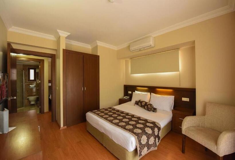 اتاق خانوادگی با تختخواب سفری, Pine Valley Hotel Oludeniz