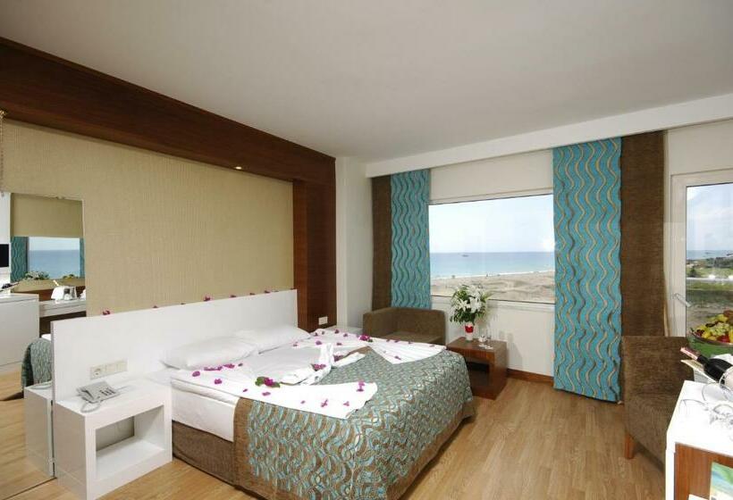 اتاق خانوادگی با چشم‌انداز دریا, Sea World Resort & Spa