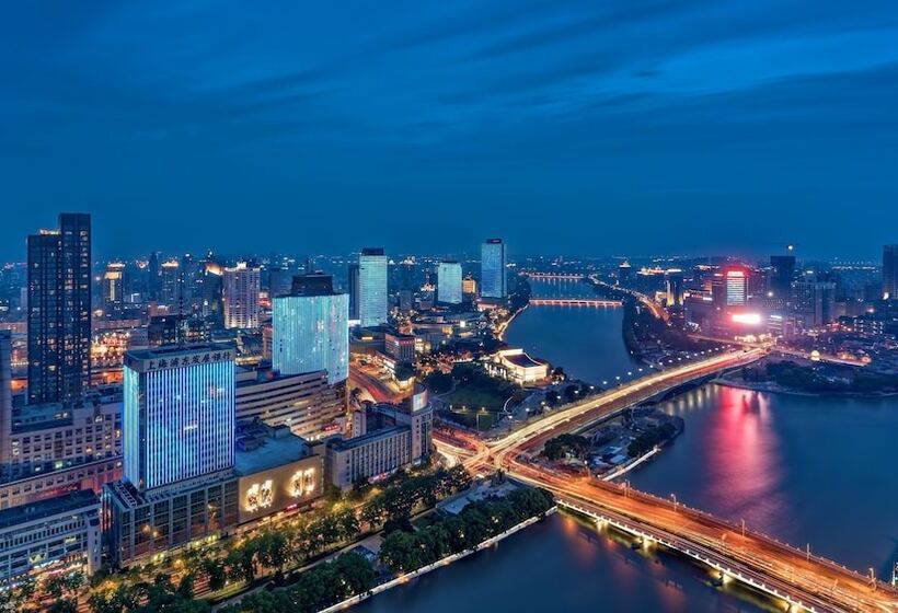 سوییت اجرایی, Shangri La Ningbo   The Three Rivers Intersection