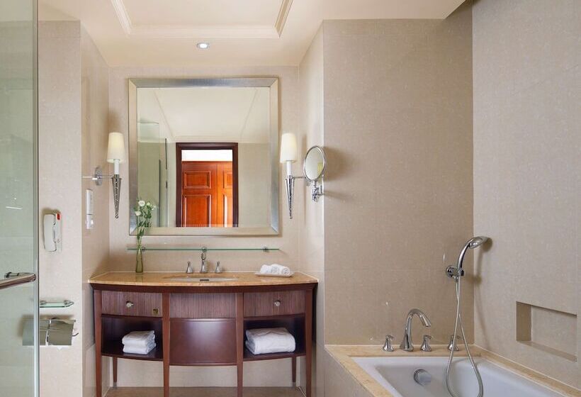 اتاق پرمیوم, Shangri La Wenzhou A Panoramic View Of The River, Adjacent To Wenzhou International Convention And E