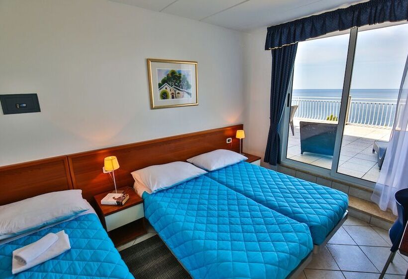 Appartamento 1 Camera da letto con Terrazza Vista Mare, Splendid Resort