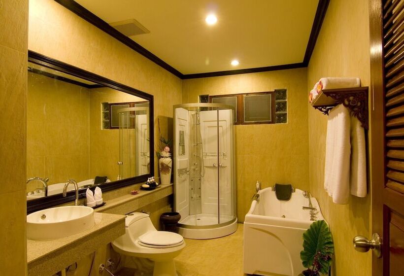 اتاق سوپریور با وان آب گرم, Kanok Buri Resort