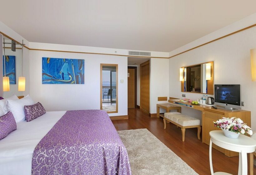 اتاق لوکس, Kefaluka Resort