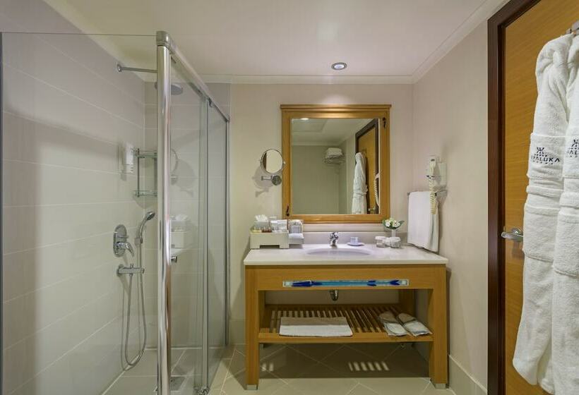 سوییت جونیور, Kefaluka Resort