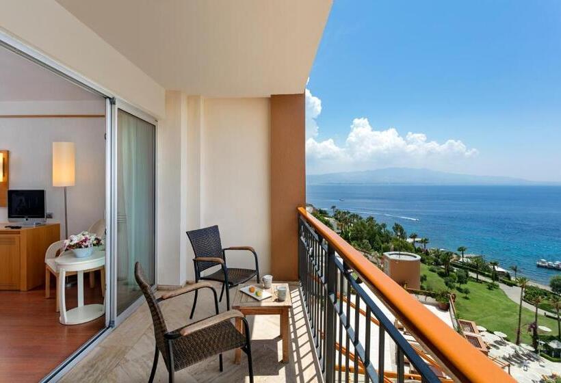 اتاق لوکس, Kefaluka Resort