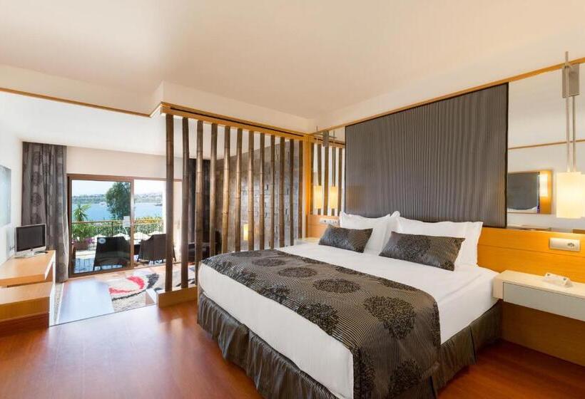 سوییت, Kefaluka Resort