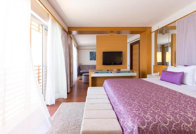 سوییت, Kefaluka Resort