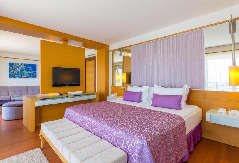 سوییت, Kefaluka Resort