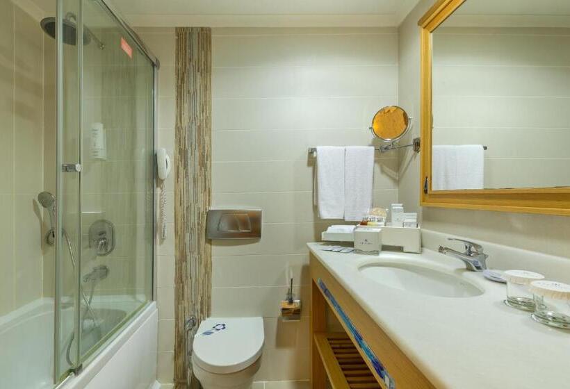سوییت سوپریور, Kefaluka Resort