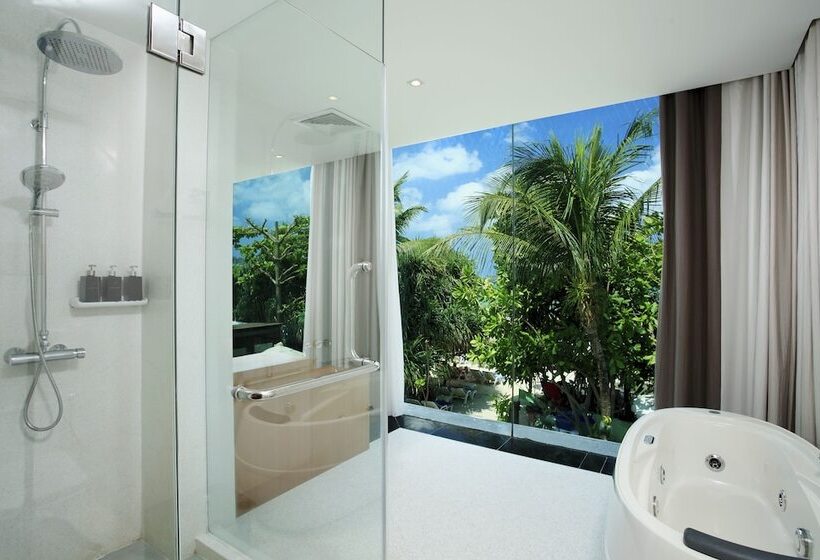 سوییت با چشم‌انداز دریا, La Flora Resort Patong