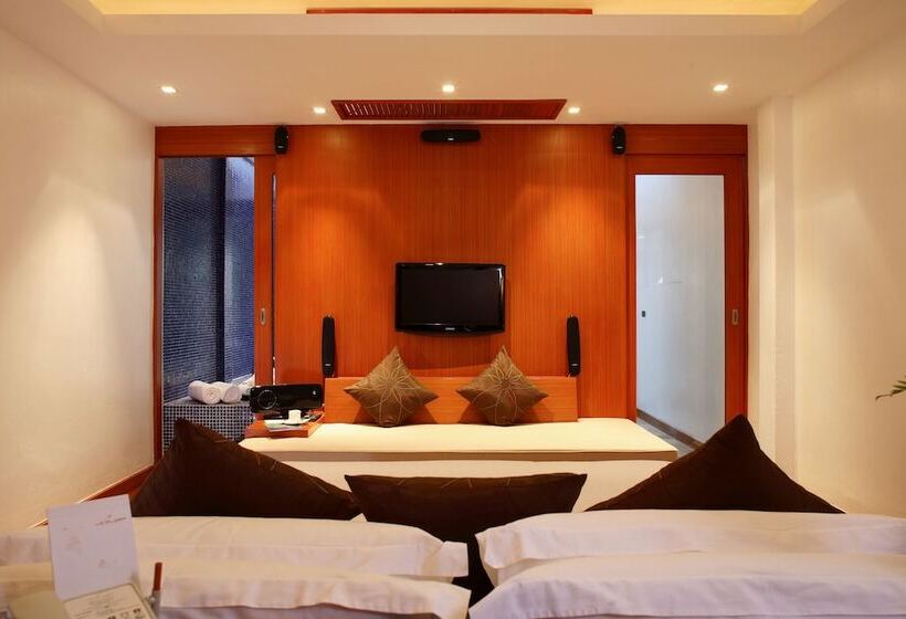 ویلای یک اتاق خوابه با استخر شنا, La Flora Resort Patong