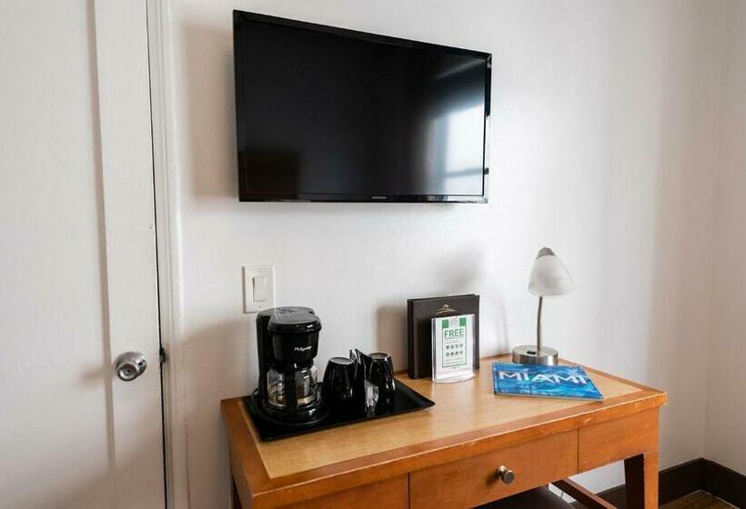 اتاق استاندارد با چشم‌انداز, Majestic Hotel South Beach