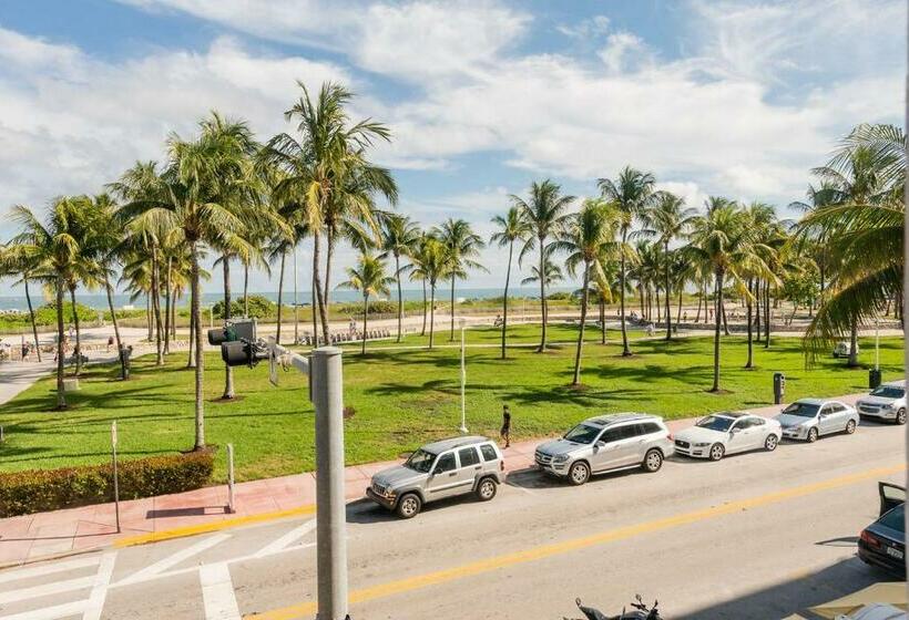 اتاق استاندارد با چشم‌انداز دریا, Majestic Hotel South Beach