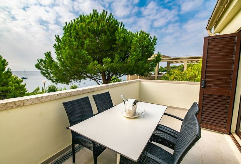 2 Bedroom Premium Apartment, Park Plaza Verudela Pula