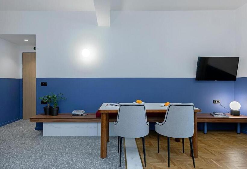 سوییت خانوادگی, Acro Urban Suites