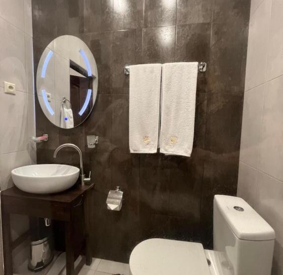 اتاق لوکس, Fleur Yerevan