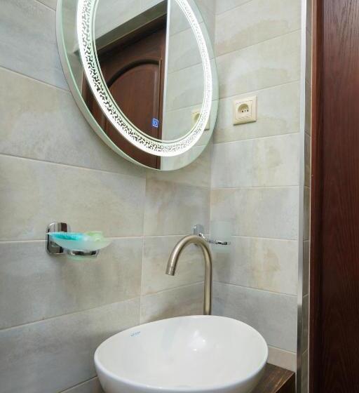 اتاق عادی, Fleur Yerevan