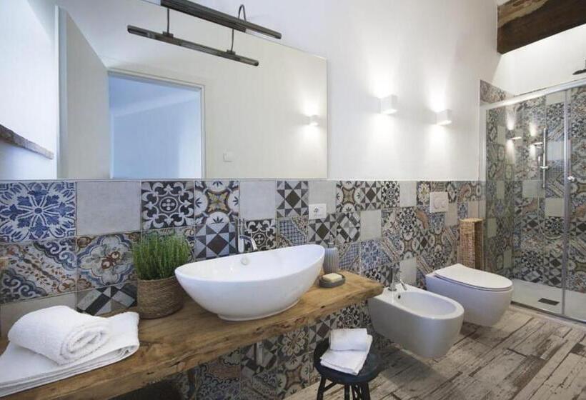 1 Bedroom Penthouse Apartment, Agriturismo La Via Dell Oliviera