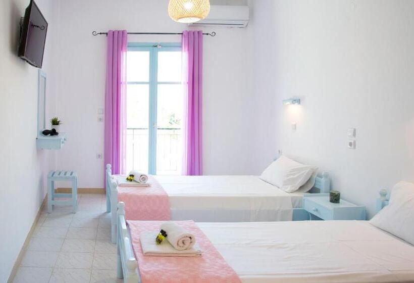 استودیوی استاندارد, Maria's Apartments