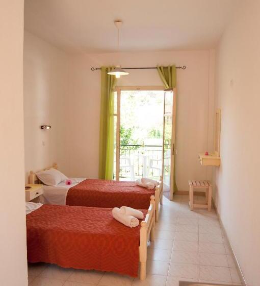 استودیوی استاندارد, Maria's Apartments