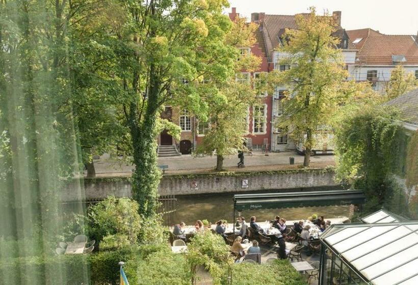 اتاق راحتی, Grand Hotel Casselbergh