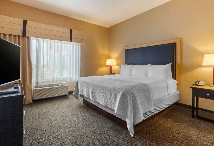 Suite Adapted for people with reduced mobility, Cambria  Denver International Airport