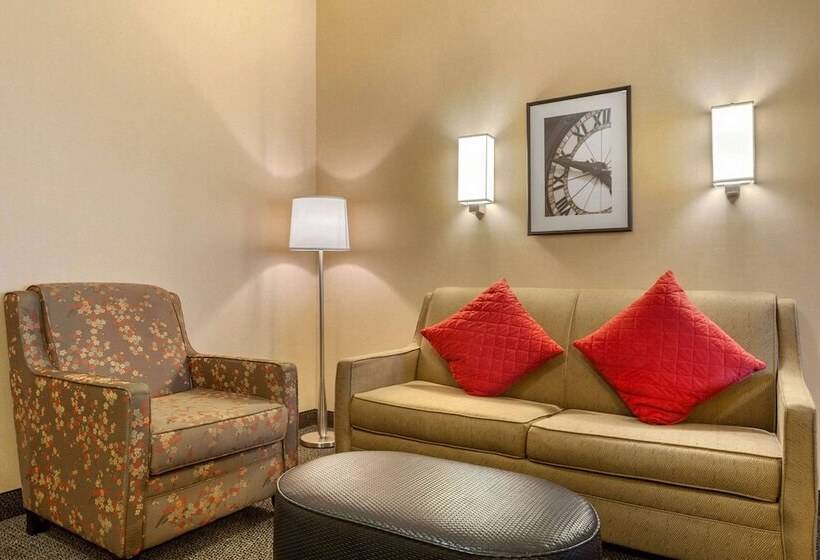 Suite Adapted for people with reduced mobility, Cambria  Denver International Airport