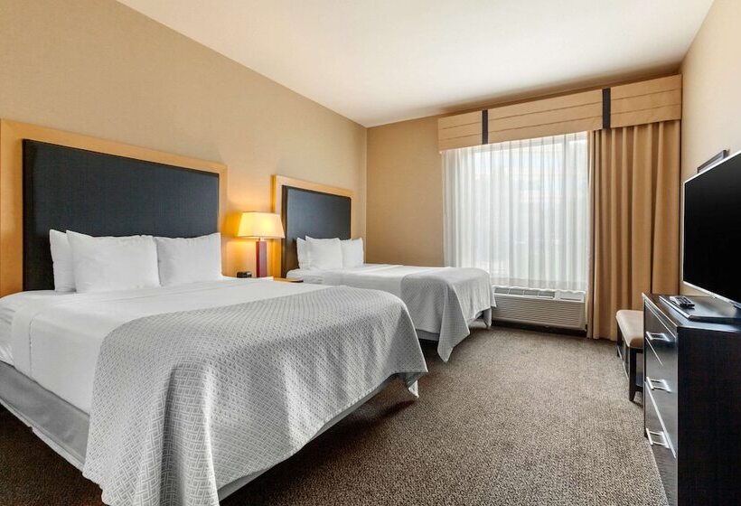 Suite Adapted for people with reduced mobility, Cambria  Denver International Airport