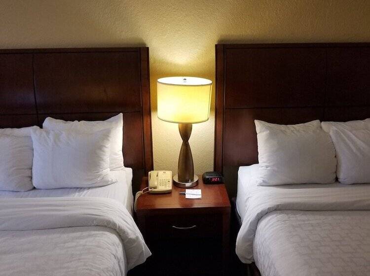 اتاق استاندارد با 2 تخت دوبل, Clarion Inn & Suites Central Clearwater Beach