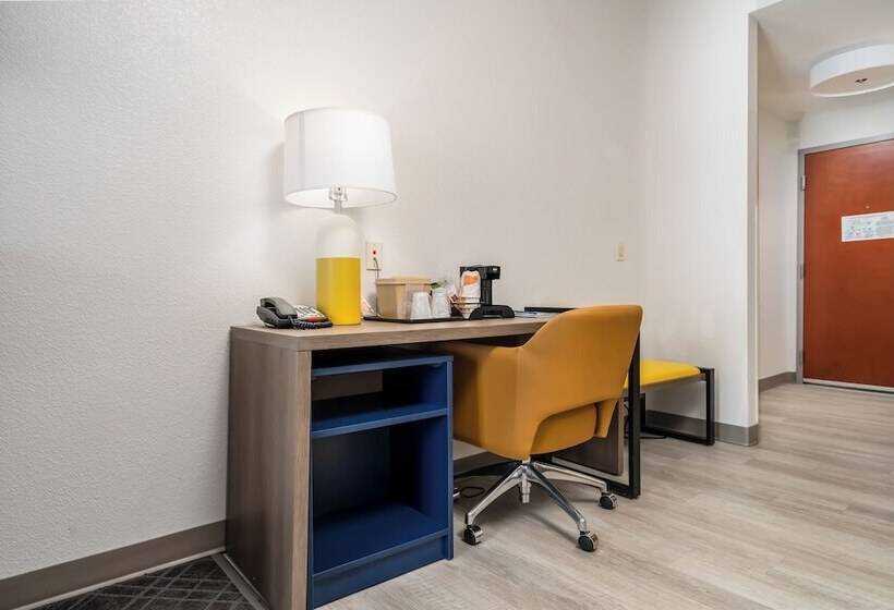 سوییت, Comfort Suites Columbia Northeast  Fort Jackson