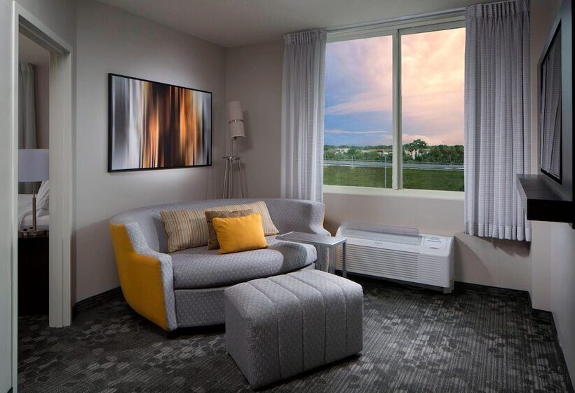 Standard Room 2 Double Beds, Courtyard Miami Dadeland