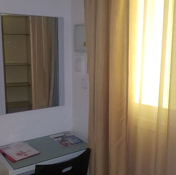 اتاق استاندارد یک نفره, Y Apartamentos Doña Lola