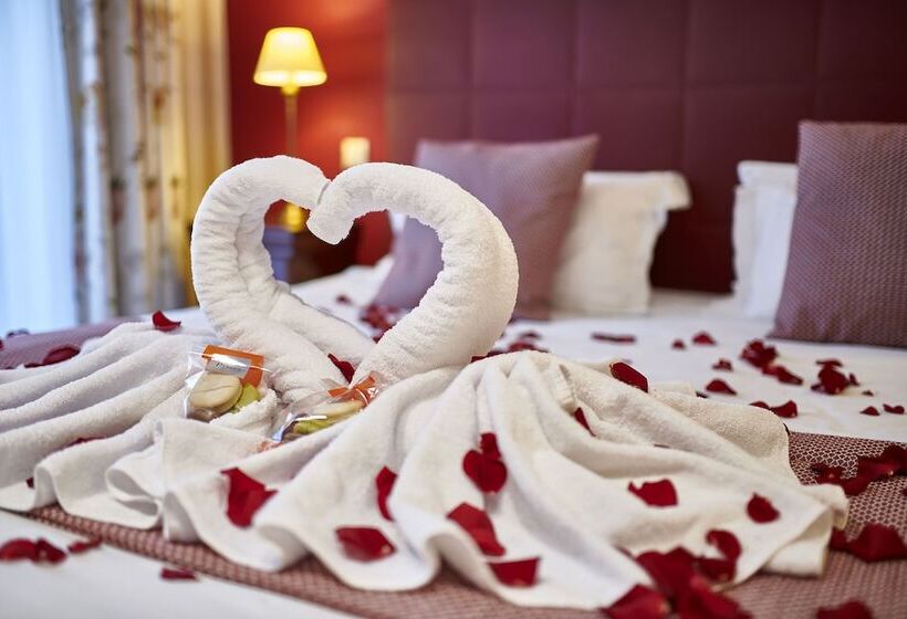 اتاق اساندارد با چشم‌انداز جانبی به دریا, Alfred Hotels Port Vieux