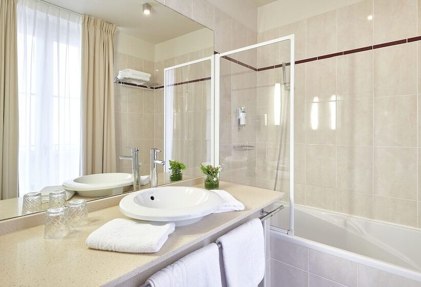 اتاق اساندارد با چشم‌انداز جانبی به دریا, Alfred Hotels Port Vieux