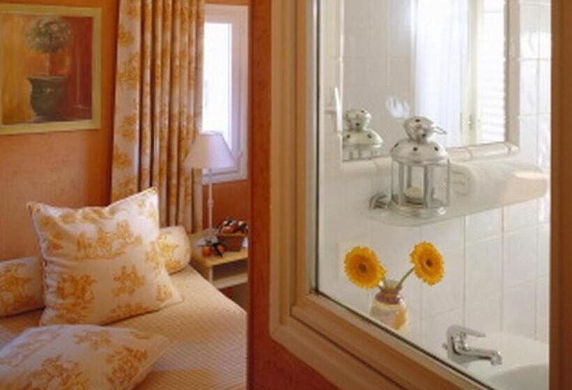 اتاق استاندارد سه نفره, Hôtel Bonaparte