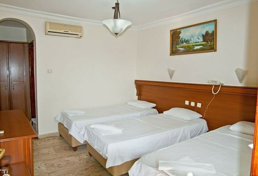 Standard Triple Room, Koray