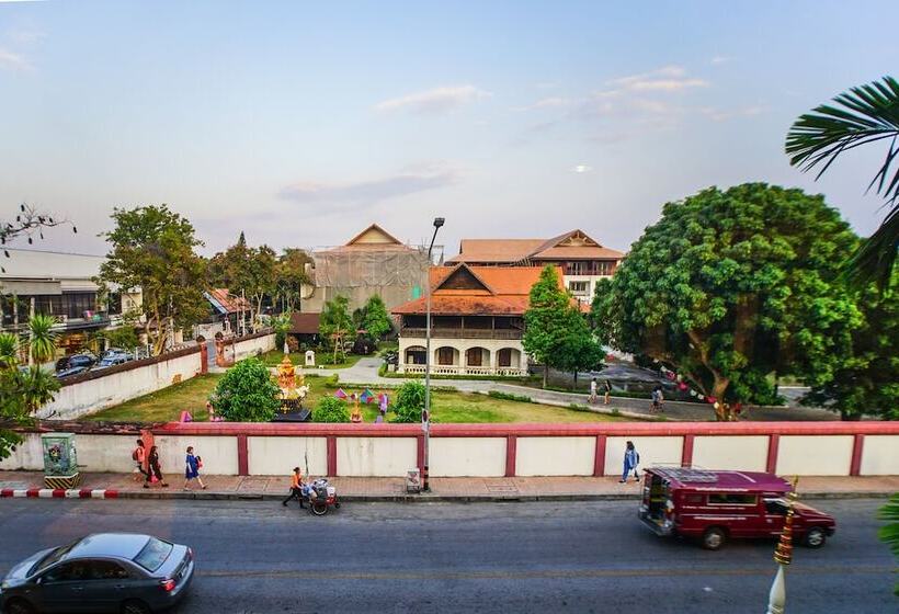 اتاق خانوادگی, Parasol Inn Chiang Mai Old City