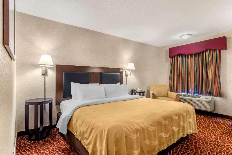 اتاق استاندارد با تخت بزرگ, Quality Inn