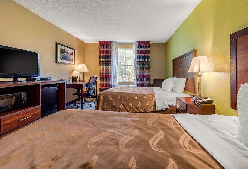 Standard Room 2 Double Beds, Quality Inn Morgantown