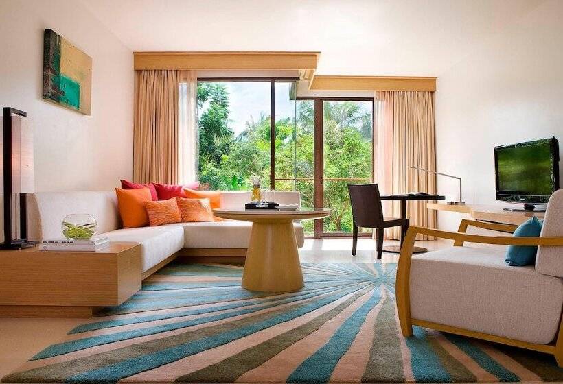 سوییت با چشم‌انداز باغ, Renaissance Phuket Resort & Spa
