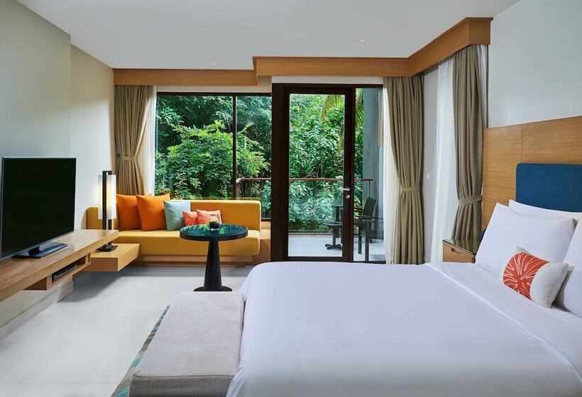سوییت با چشم‌انداز باغ, Renaissance Phuket Resort & Spa