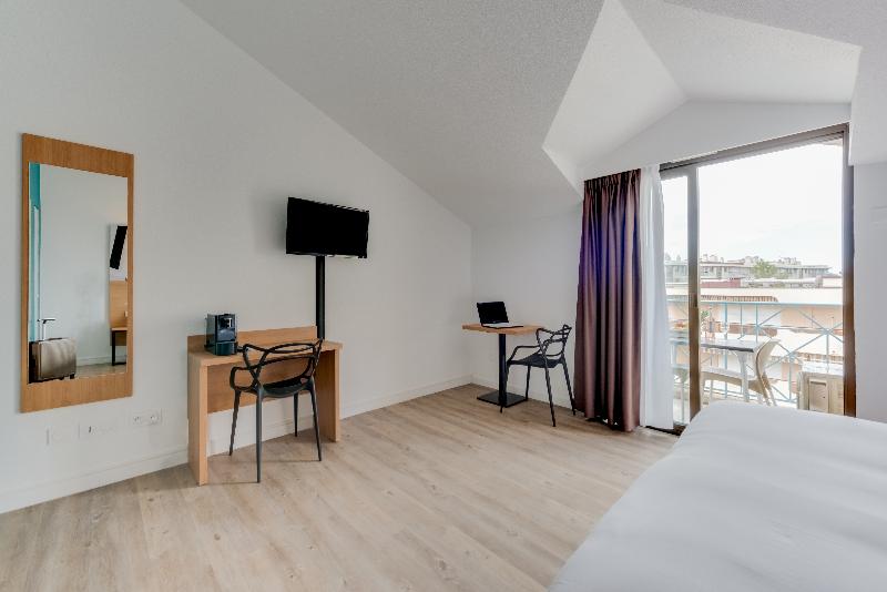 استودیوی استاندارد, Residhotel Les Coralynes